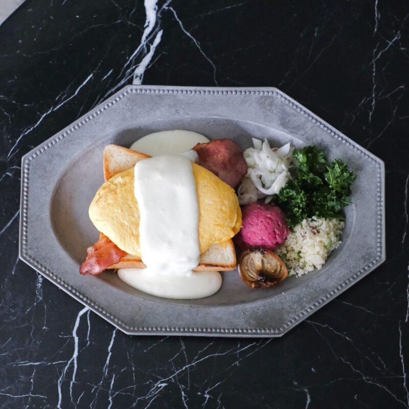 黄の鉄板オムレツ プレート