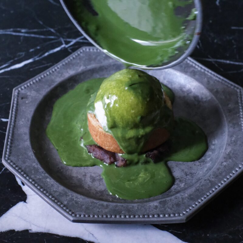 【期間限定】餅粉のクレープロール 抹茶ソースがけ